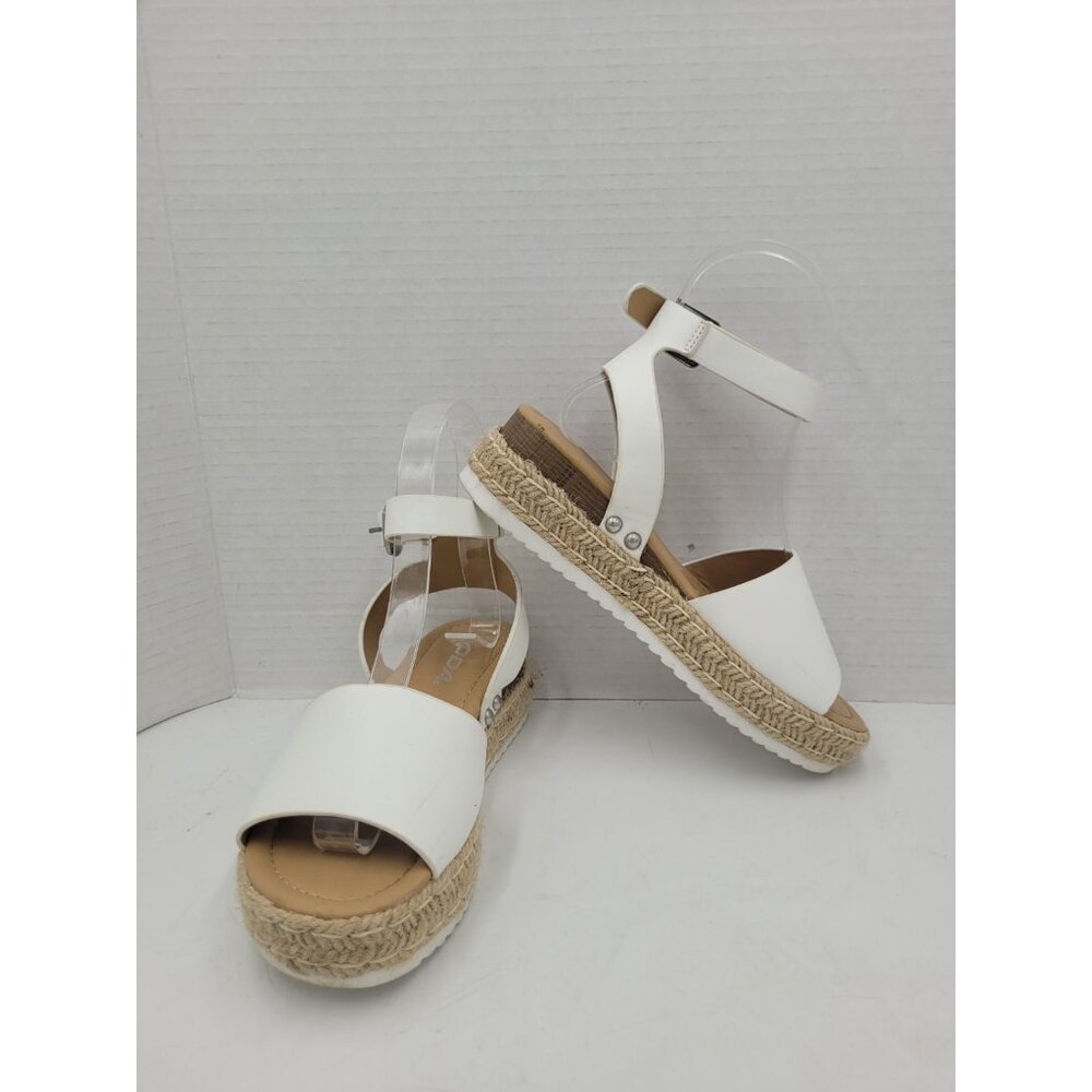 Soda Topic-2 Girls Size 2 White Tan Open Toe Buckle Ankle Strap Platform Sandal